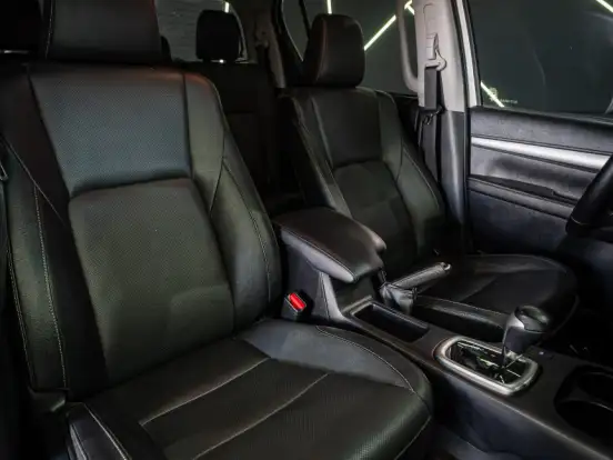 TOYOTA-HILUX-2.8 D-4D TURBO DIESEL CD SRX 4X4 AUTOMÁTICO TOYOTA-HILUX-2022