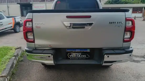 TOYOTA-HILUX-2022