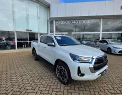 TOYOTA HILUX 2.8 D-4D TURBO DIESEL CD SRX 4X4 AUTOMÁTICO TOYOTA HILUX 2.8 D-4D TURBO DIESEL CD SRX 4X4 AUTOMÁTICO