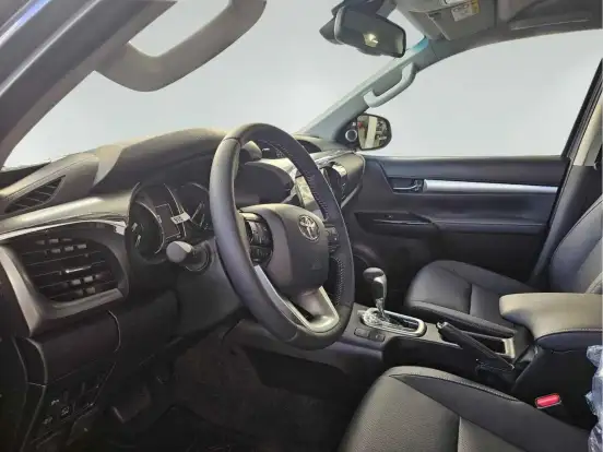 TOYOTA-HILUX-2025