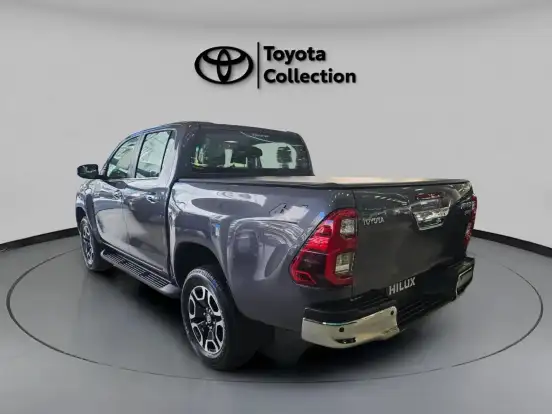 TOYOTA-HILUX-2025