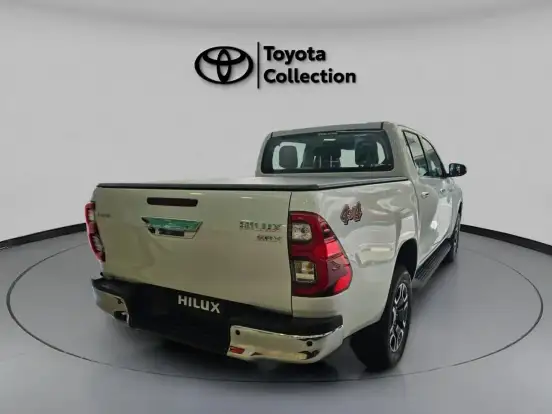 TOYOTA-HILUX-2.8 D-4D TURBO DIESEL CD SRX 4X4 AUTOMÁTICO TOYOTA-HILUX-2025