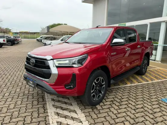 TOYOTA-HILUX-2021