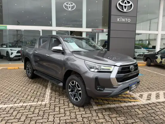 TOYOTA-HILUX-2021
