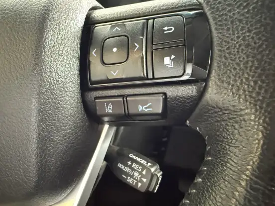 TOYOTA-HILUX-2023