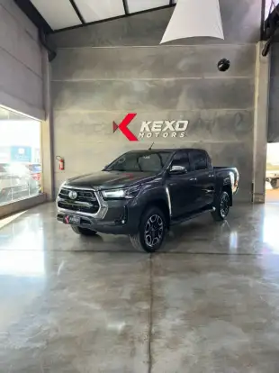TOYOTA-HILUX-2022