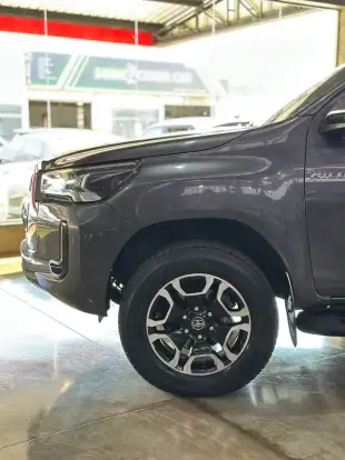 TOYOTA-HILUX-2.8 D-4D TURBO DIESEL CD SRX 4X4 AUTOMÁTICO TOYOTA-HILUX-2022