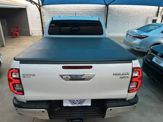 TOYOTA-HILUX-2023