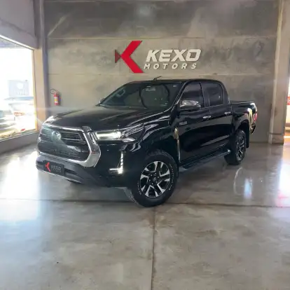TOYOTA-HILUX-2023