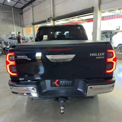TOYOTA-HILUX-2023