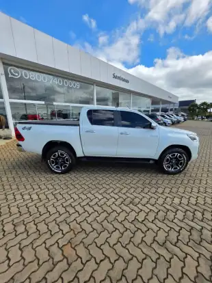TOYOTA-HILUX-2020