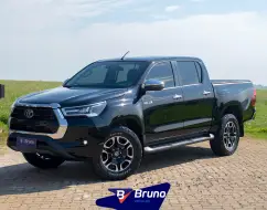TOYOTA HILUX 2.8 D-4D TURBO DIESEL CD SRX 4X4 AUTOMÁTICO TOYOTA HILUX 2.8 D-4D TURBO DIESEL CD SRX 4X4 AUTOMÁTICO