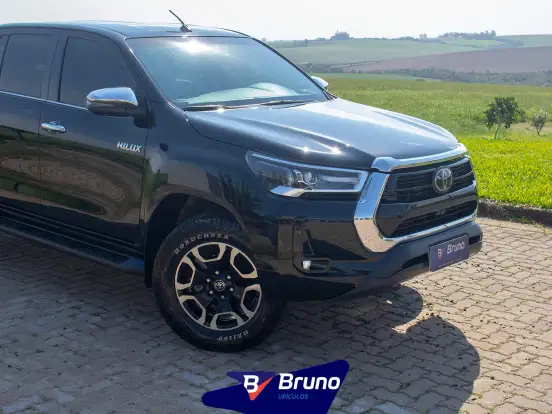 TOYOTA-HILUX-2.8 D-4D TURBO DIESEL CD SRX 4X4 AUTOMÁTICO TOYOTA-HILUX-2021