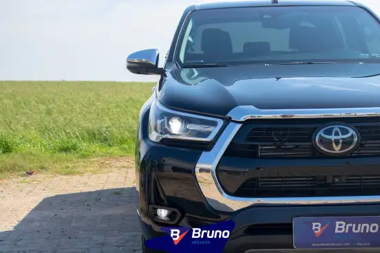 TOYOTA-HILUX-2021