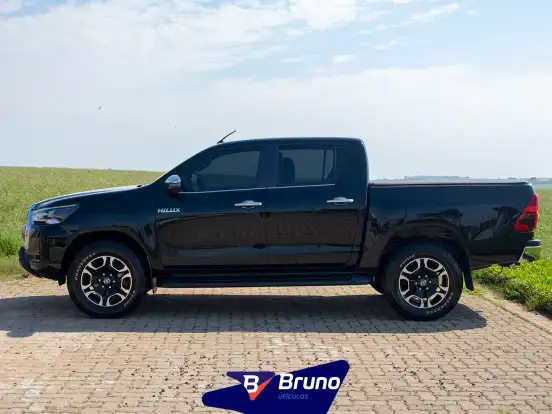 TOYOTA-HILUX-2.8 D-4D TURBO DIESEL CD SRX 4X4 AUTOMÁTICO TOYOTA-HILUX-2021