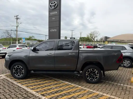 TOYOTA-HILUX-2021