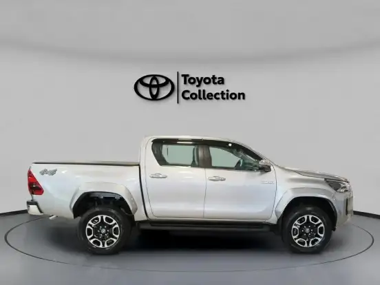 TOYOTA-HILUX-2.8 D-4D TURBO DIESEL CD SRX PLUS 4X4 AUTOMÁTICO TOYOTA-HILUX-2025