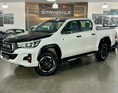 TOYOTA HILUX 2.8 GR SPORT 4X4 CD 16V DIESEL 4P AUTOMÁTICO TOYOTA HILUX 2.8 GR SPORT 4X4 CD 16V DIESEL 4P AUTOMÁTICO