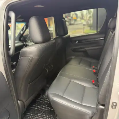TOYOTA-HILUX-2019