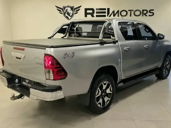 TOYOTA-HILUX-2.8 SRX 4X4 CD 16V DIESEL 4P AUTOMÁTICO TOYOTA-HILUX-2020