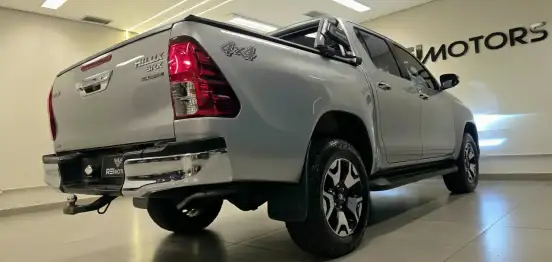 TOYOTA-HILUX-2020