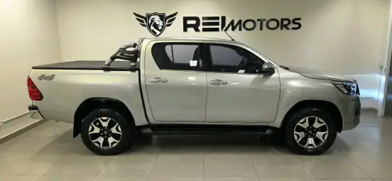 TOYOTA-HILUX-2020