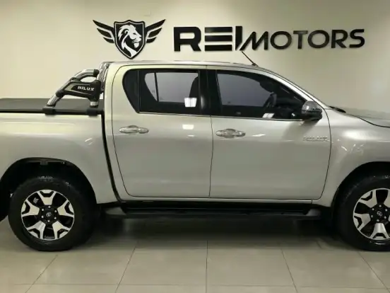 TOYOTA-HILUX-2.8 SRX 4X4 CD 16V DIESEL 4P AUTOMÁTICO TOYOTA-HILUX-2020
