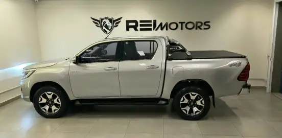 TOYOTA-HILUX-2020