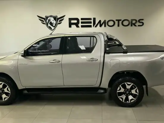 TOYOTA-HILUX-2.8 SRX 4X4 CD 16V DIESEL 4P AUTOMÁTICO TOYOTA-HILUX-2020