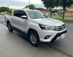TOYOTA HILUX 2.7 SR 4X2 CD 16V FLEX 4P AUTOMÁTICO TOYOTA HILUX 2.7 SR 4X2 CD 16V FLEX 4P AUTOMÁTICO