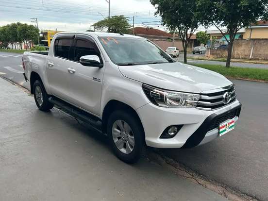 TOYOTA-HILUX-2.7 SR 4X2 CD 16V FLEX 4P AUTOMÁTICO TOYOTA-HILUX-2016