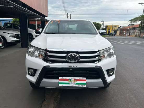 TOYOTA-HILUX-2016