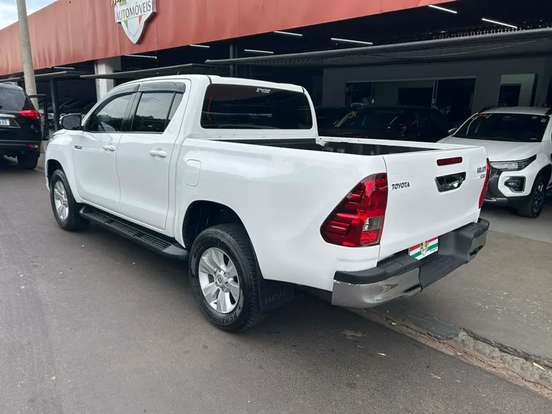 TOYOTA-HILUX-2.7 SR 4X2 CD 16V FLEX 4P AUTOMÁTICO TOYOTA-HILUX-2016