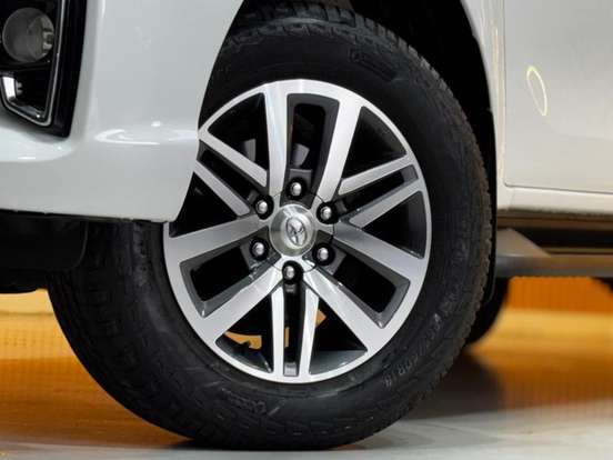 TOYOTA-HILUX-2.7 SRV 4X2 CD 16V FLEX 4P AUTOMÁTICO TOYOTA-HILUX-2019