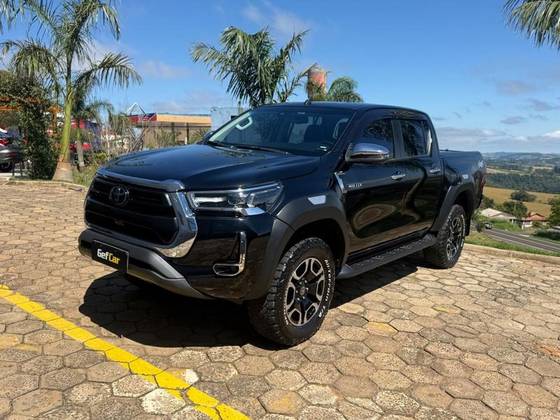 TOYOTA HILUX 2.8 D-4D TURBO DIESEL CD CONQUEST 4X4 AUTOMÁTICO