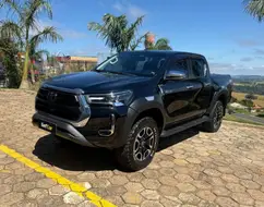 TOYOTA HILUX 2.8 D-4D TURBO DIESEL CD CONQUEST 4X4 AUTOMÁTICO TOYOTA HILUX 2.8 D-4D TURBO DIESEL CD CONQUEST 4X4 AUTOMÁTICO