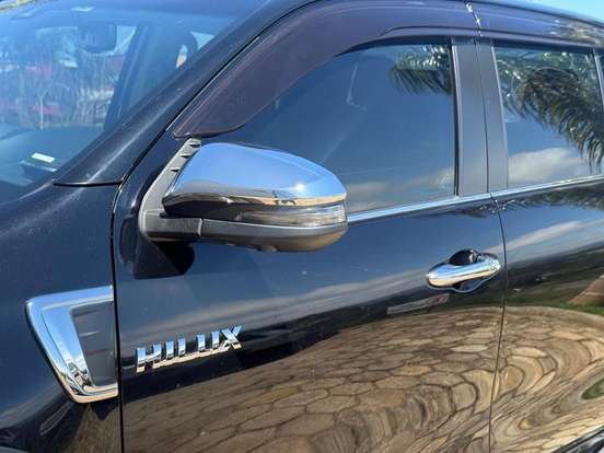TOYOTA-HILUX-2023