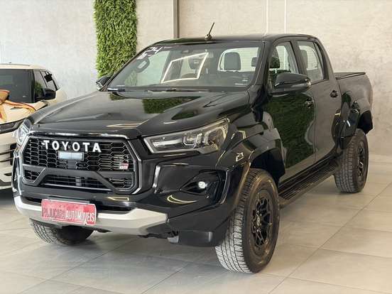 TOYOTA-HILUX-2.8 D-4D TURBO DIESEL CD GR-S 4X4 AUTOMÁTICO TOYOTA-HILUX-2023