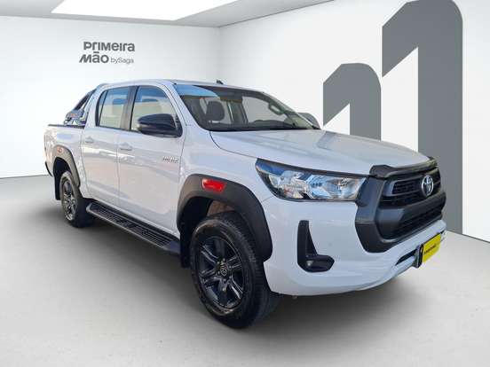 TOYOTA-HILUX-2022
