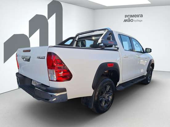 TOYOTA-HILUX-2.8 D-4D TURBO DIESEL CD SR 4X4 AUTOMÁTICO TOYOTA-HILUX-2022