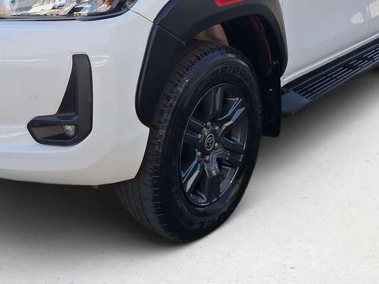 TOYOTA-HILUX-2022