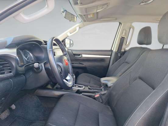 TOYOTA-HILUX-2.8 D-4D TURBO DIESEL CD SR 4X4 AUTOMÁTICO TOYOTA-HILUX-2022
