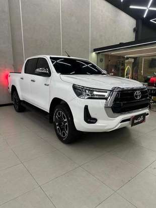 TOYOTA-HILUX-2024