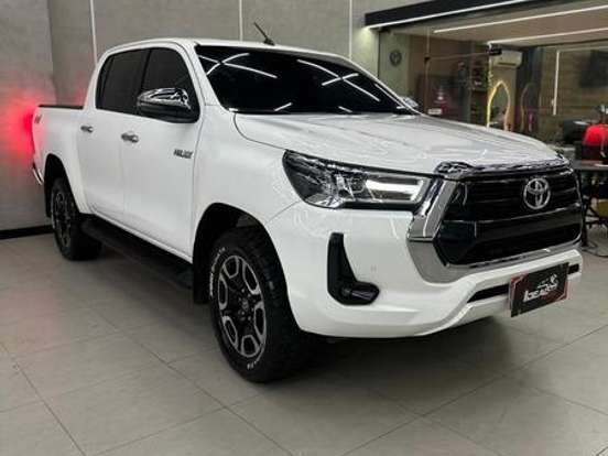 TOYOTA-HILUX-2.8 D-4D TURBO DIESEL CD SRV 4X4 AUTOMÁTICO TOYOTA-HILUX-2024