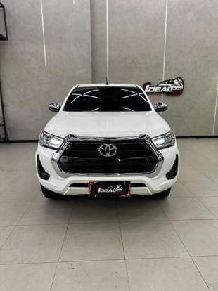 TOYOTA-HILUX-2.8 D-4D TURBO DIESEL CD SRV 4X4 AUTOMÁTICO TOYOTA-HILUX-2024