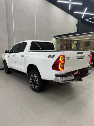 TOYOTA-HILUX-2.8 D-4D TURBO DIESEL CD SRV 4X4 AUTOMÁTICO TOYOTA-HILUX-2024