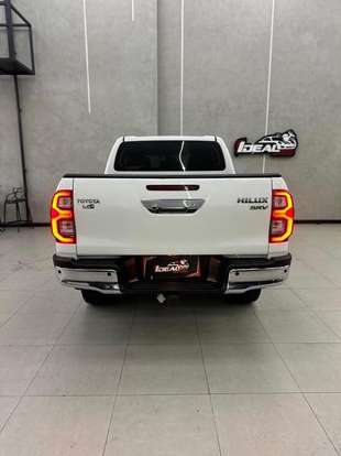 TOYOTA-HILUX-2.8 D-4D TURBO DIESEL CD SRV 4X4 AUTOMÁTICO TOYOTA-HILUX-2024
