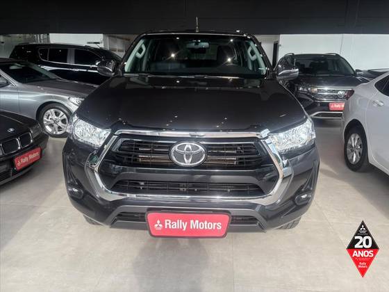 TOYOTA HILUX 2.8 D-4D TURBO DIESEL CD SRV 4X4 AUTOMÁTICO