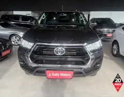 TOYOTA HILUX 2.8 D-4D TURBO DIESEL CD SRV 4X4 AUTOMÁTICO TOYOTA HILUX 2.8 D-4D TURBO DIESEL CD SRV 4X4 AUTOMÁTICO