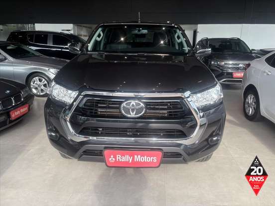 TOYOTA-HILUX-2.8 D-4D TURBO DIESEL CD SRV 4X4 AUTOMÁTICO TOYOTA-HILUX-2023